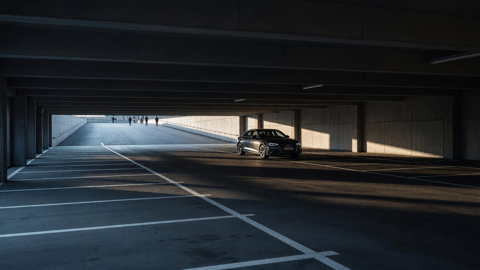 Un niveau de parking souterrain près de la gare de Metz